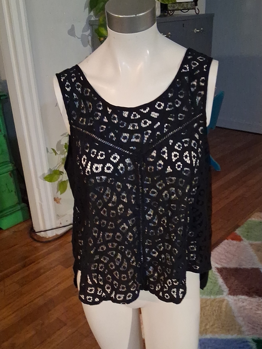 Lush Black Lace Cutout Sleeveless Camisole